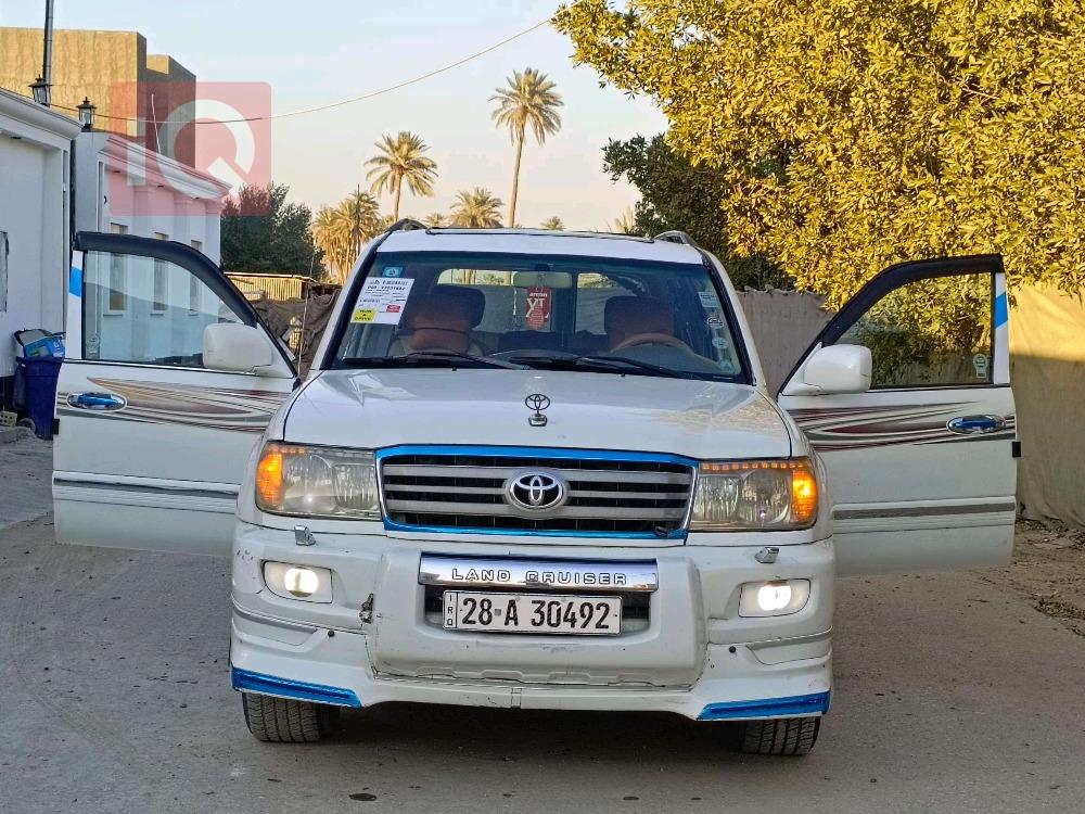 تۆیۆتا لاند کروزەر